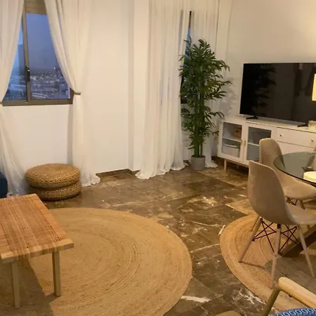 Daire Acogedor Piso En Remedios Sevilla